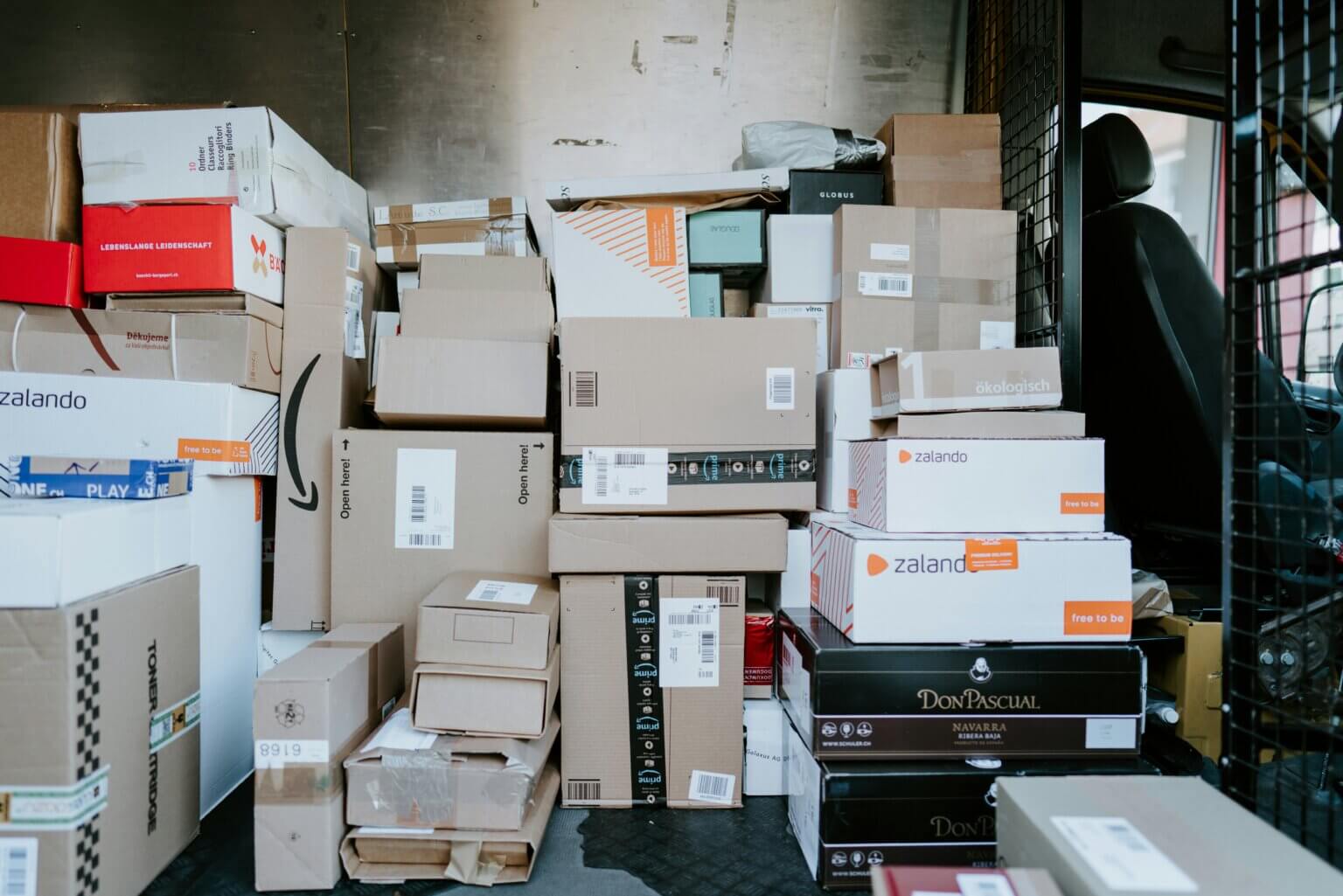 Pre-Orders vs Backorders vs Waitlists: Ultimate Guide